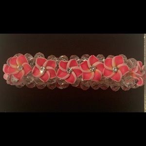 LOVELY Hawaiian bracelet with pink fimo clay plumeria flowers & dazzling beads.